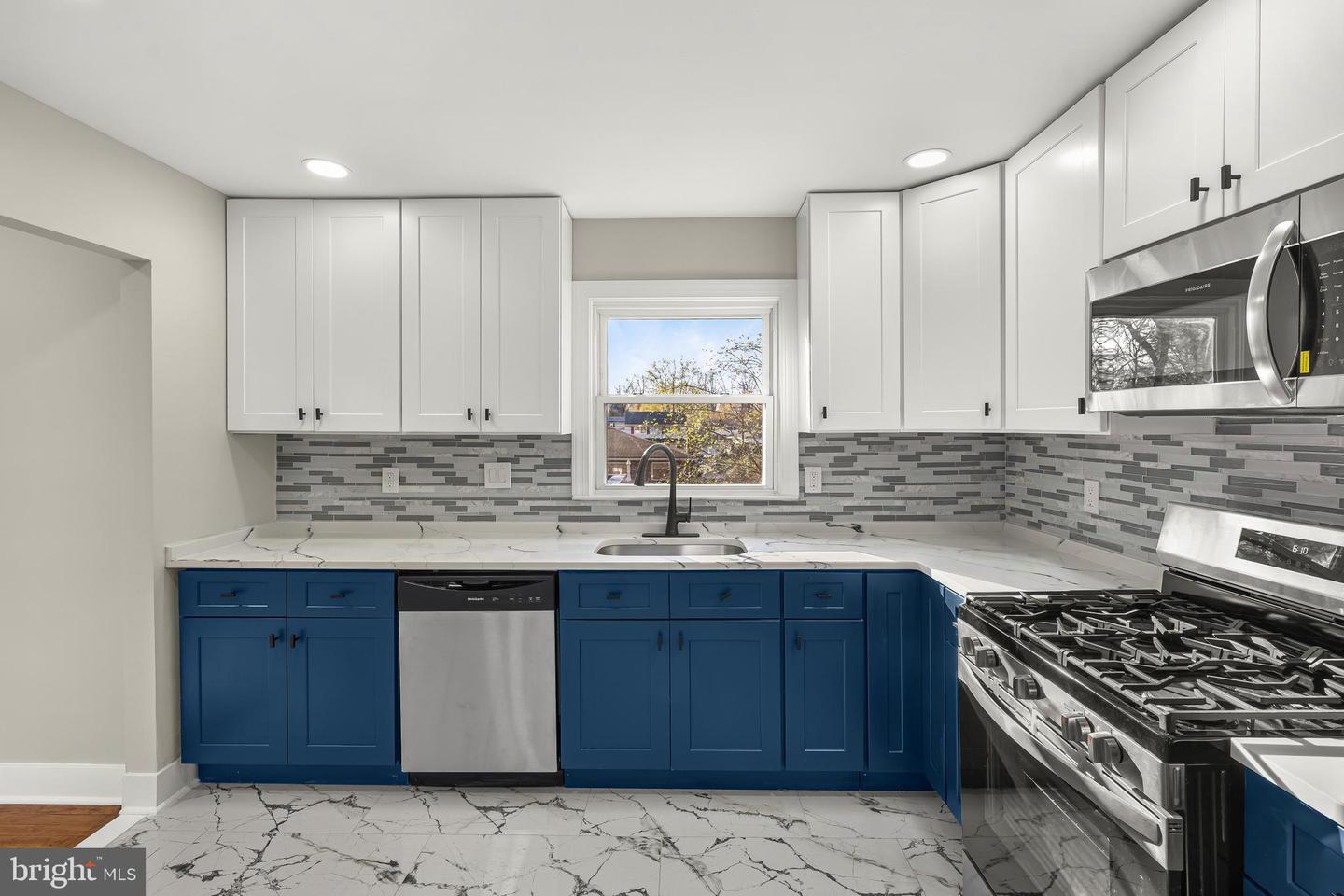 641 Ydv-ham Square Property Photo 12