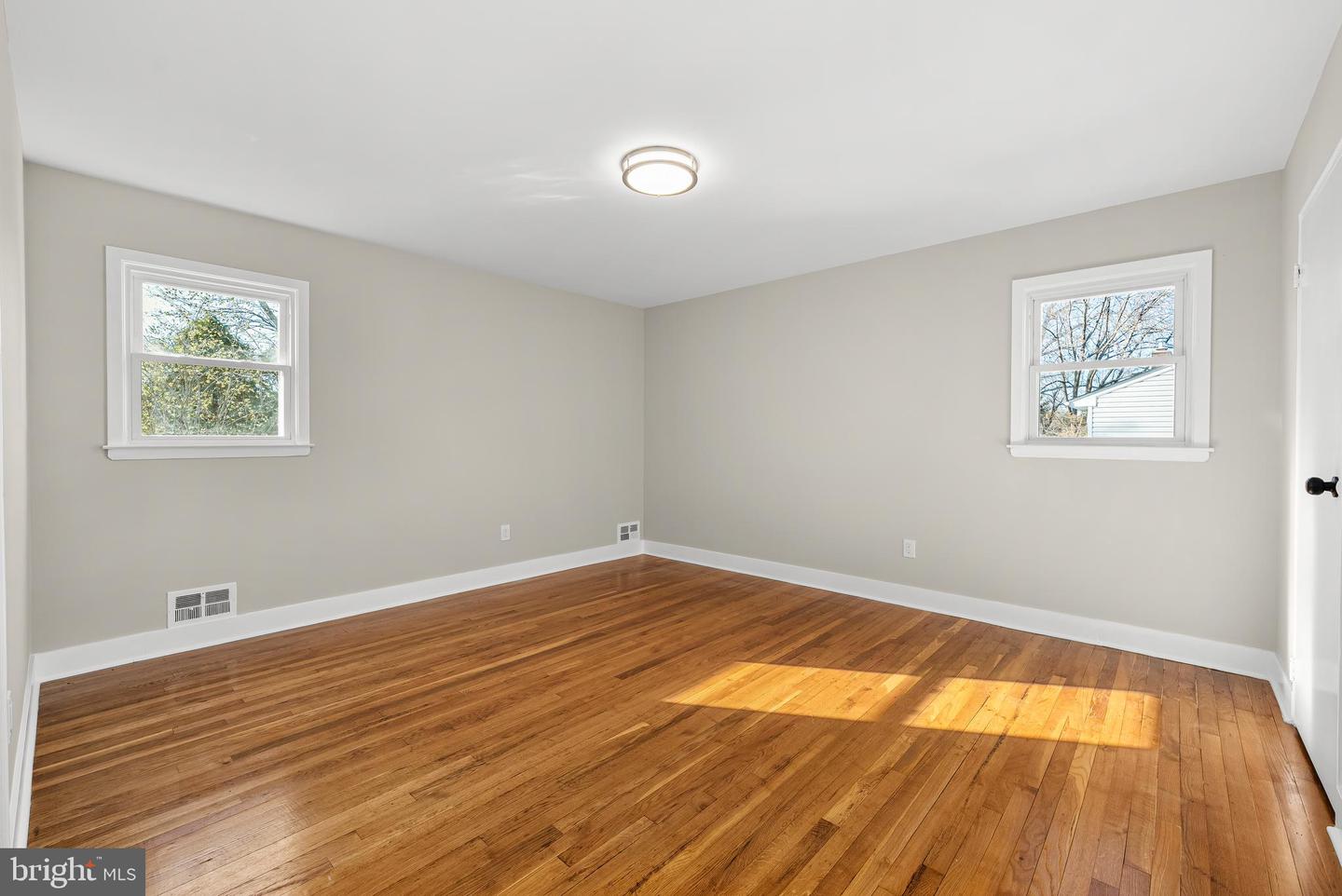641 Ydv-ham Square Property Photo 16