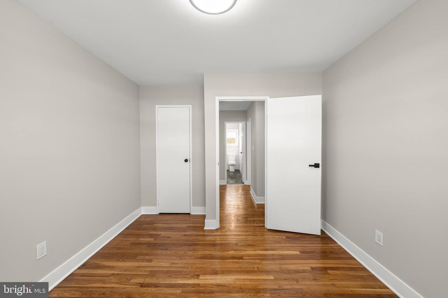 641 Ydv-ham Square Property Photo 19