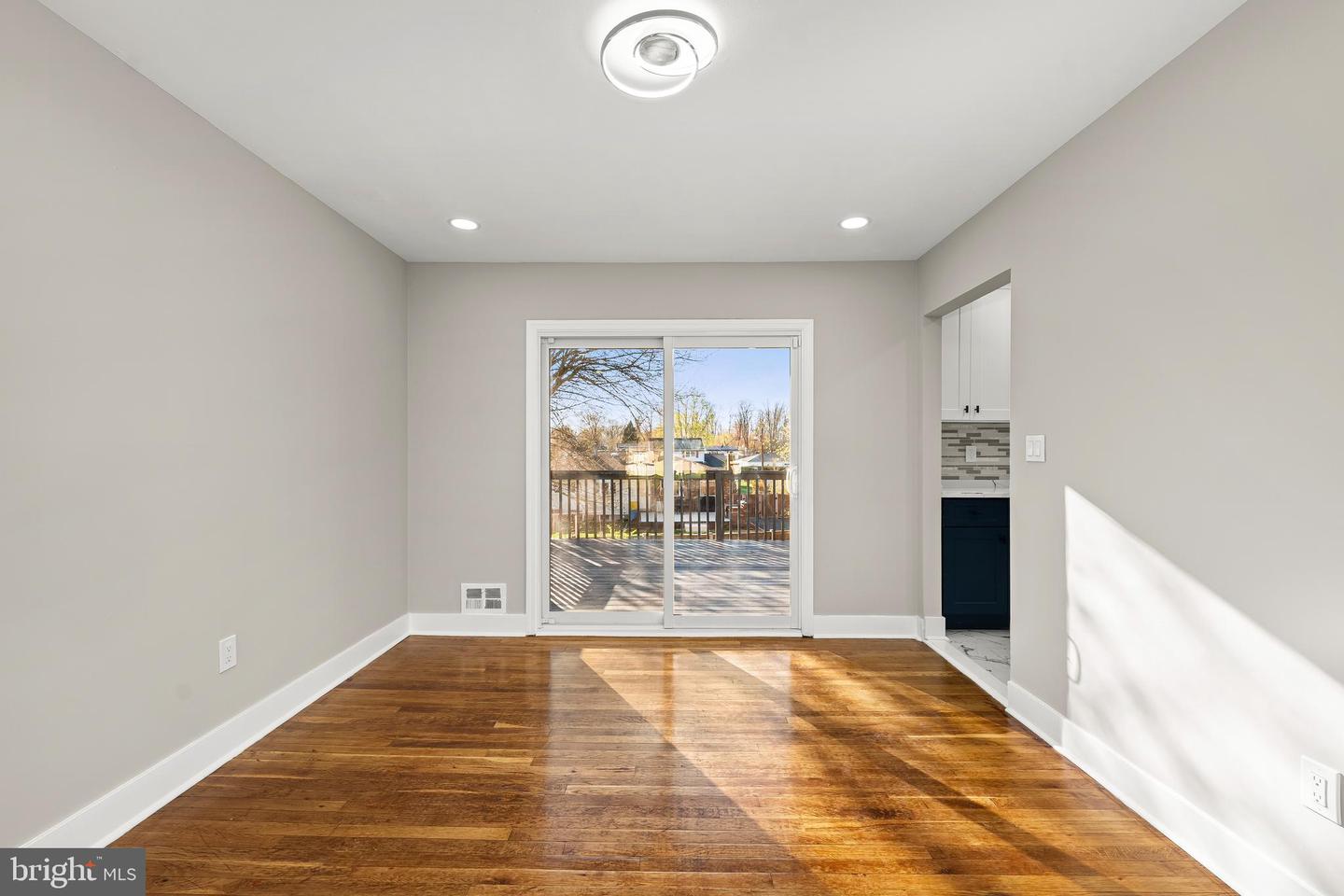 641 Ydv-ham Square Property Photo 21