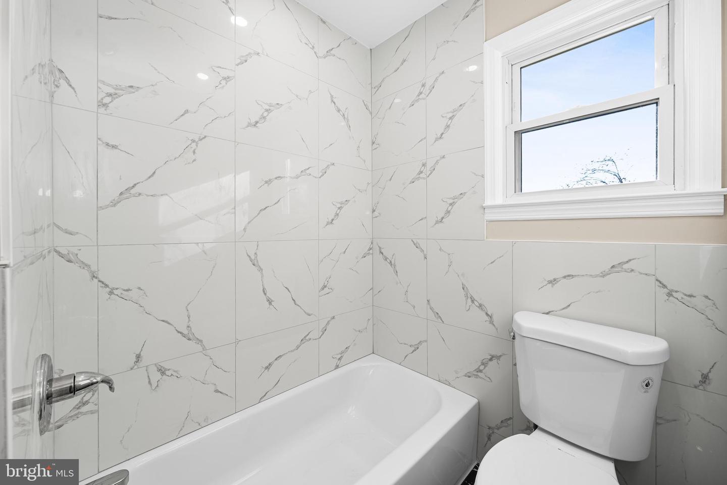 641 Ydv-ham Square Property Photo 33