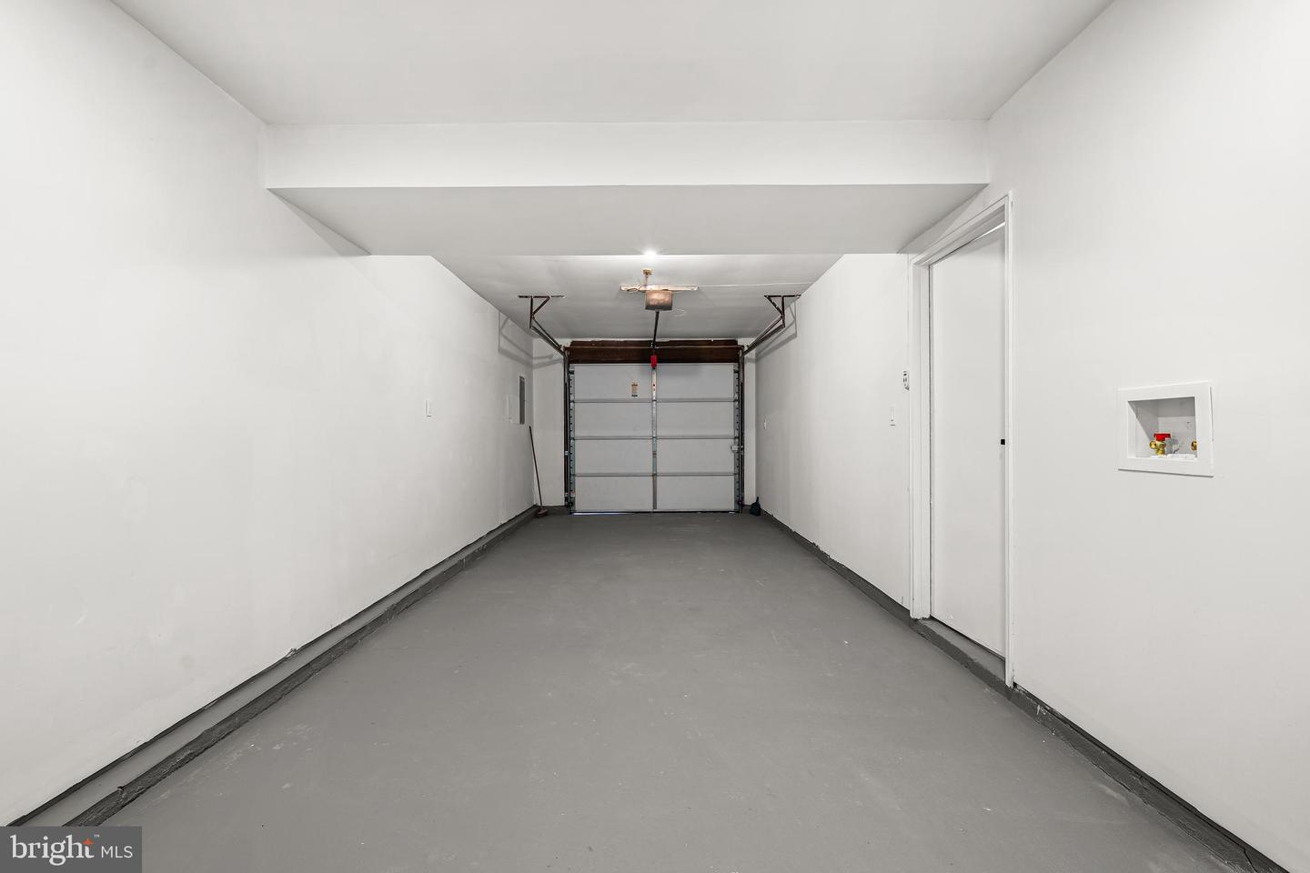 641 Ydv-ham Square Property Photo 35