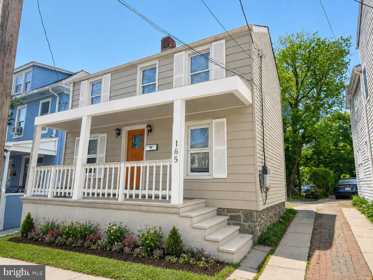 165 John Street Property Photo 3