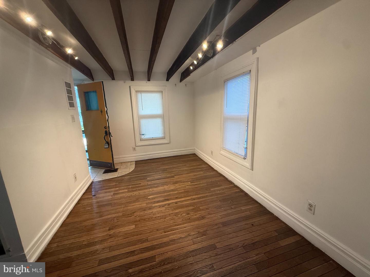165 John Street Property Photo 5