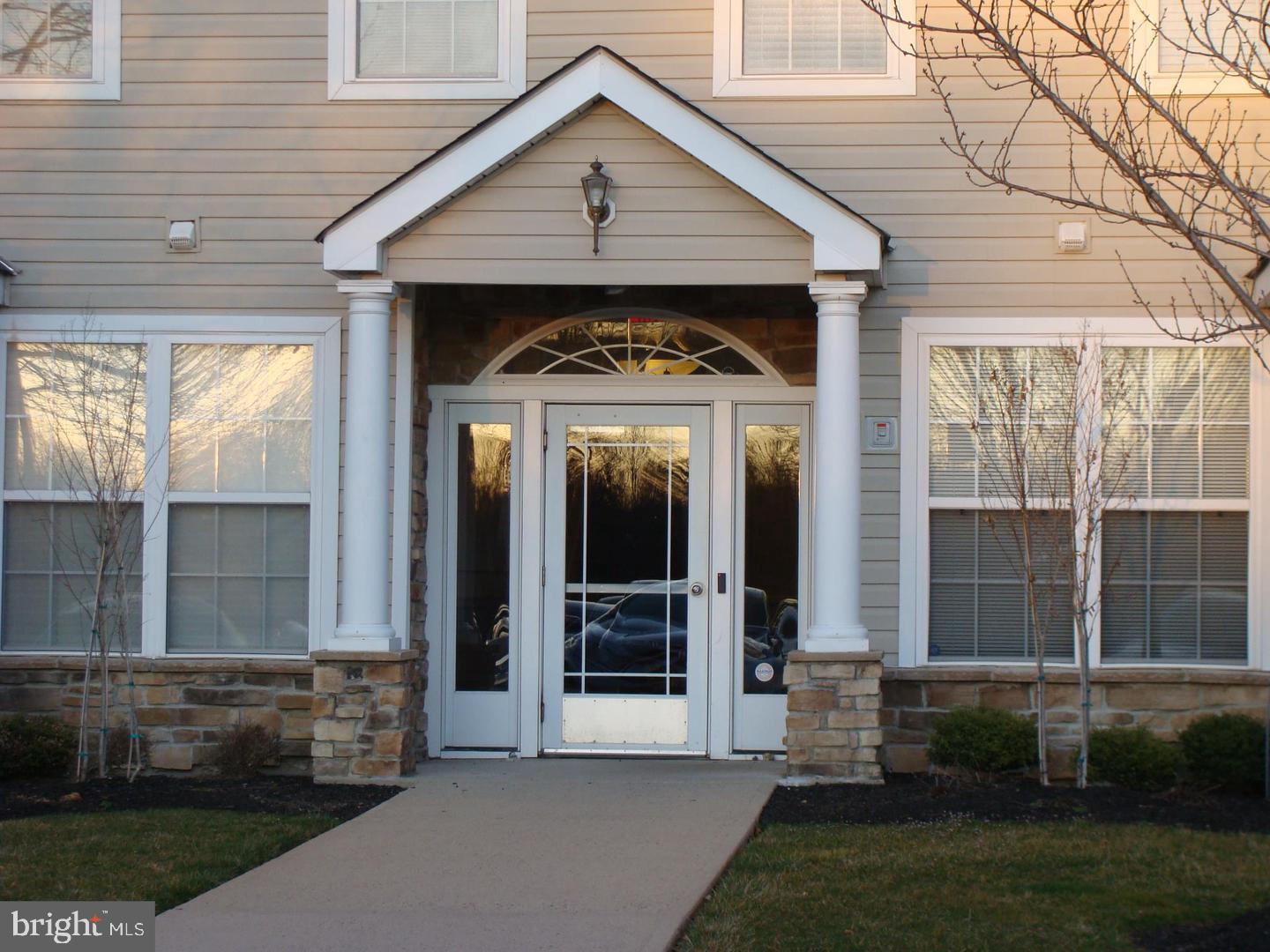52 Kyle Way Property Photo 3