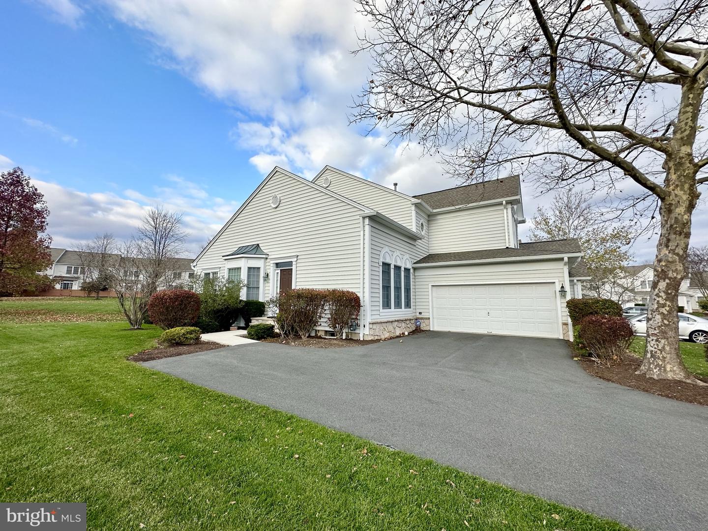 41 MAIDENHEAD RD Property Photo 1
