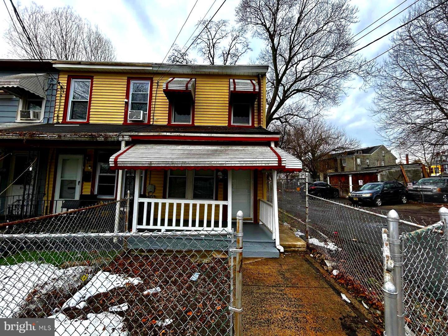 7 RACE ST Property Photo 1