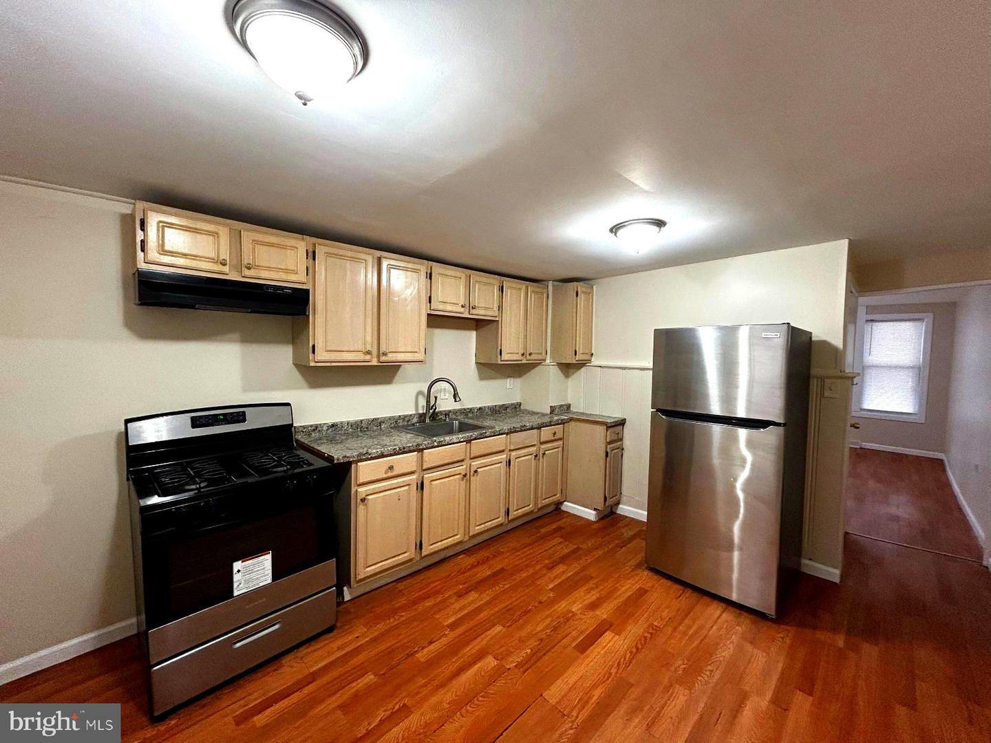 7 Race St Property Photo 3