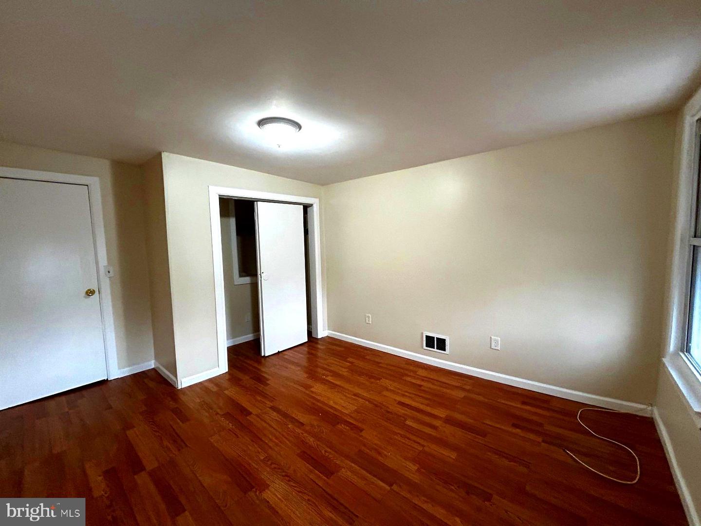 7 Race St Property Photo 5