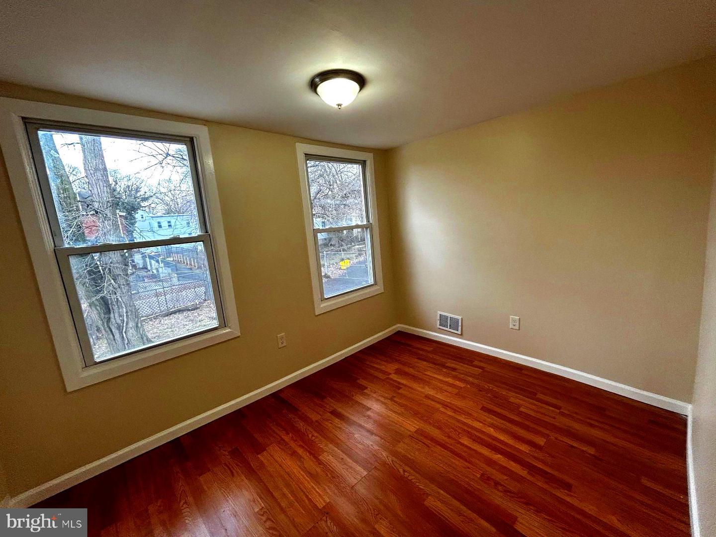 7 Race St Property Photo 7