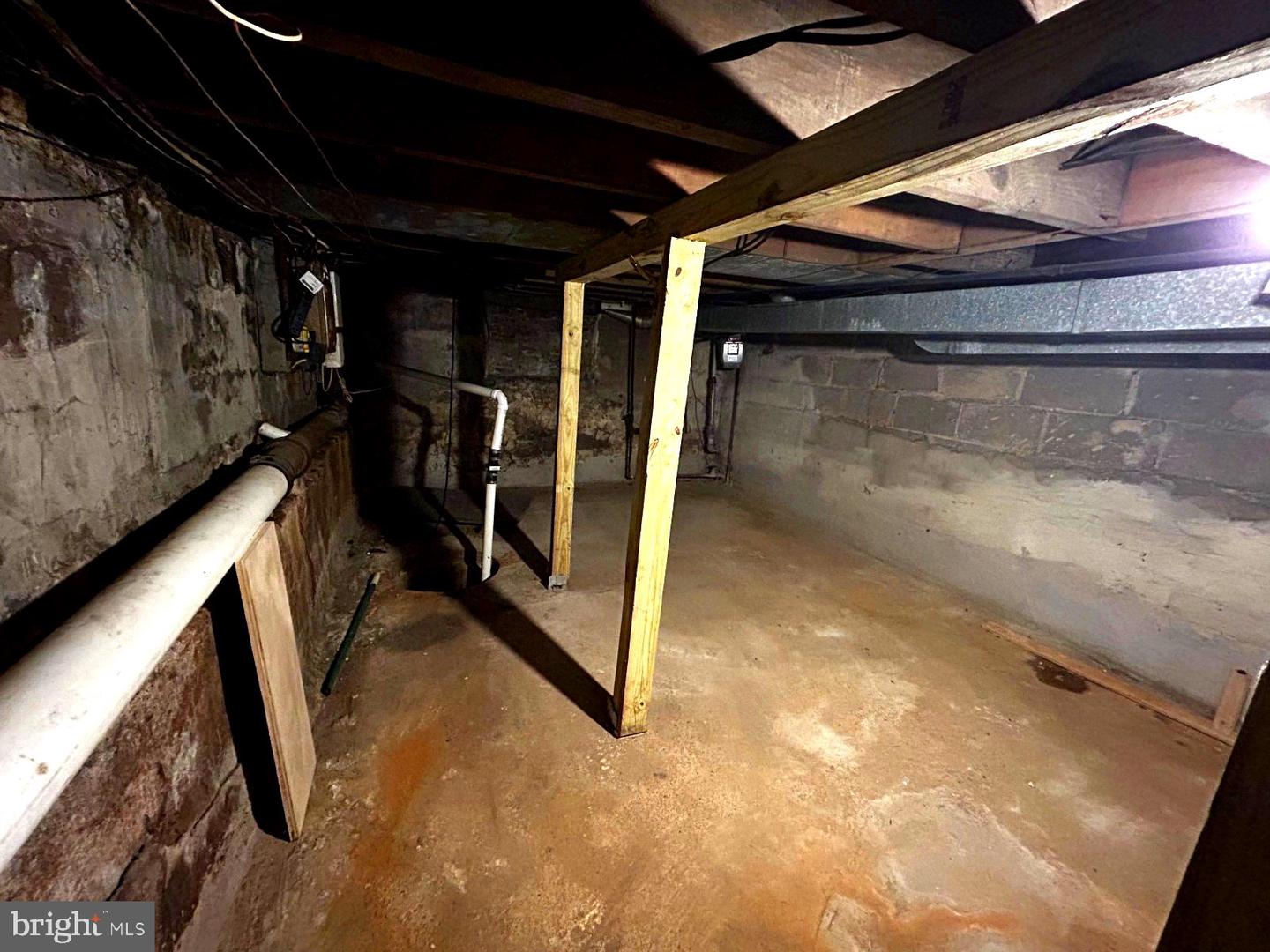 7 Race St Property Photo 9