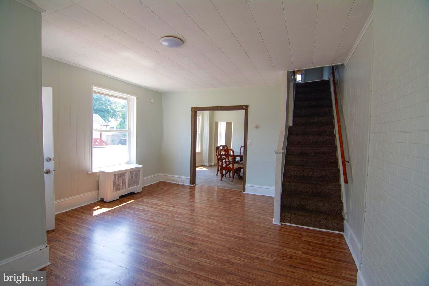 219 Park Ln Property Photo 3