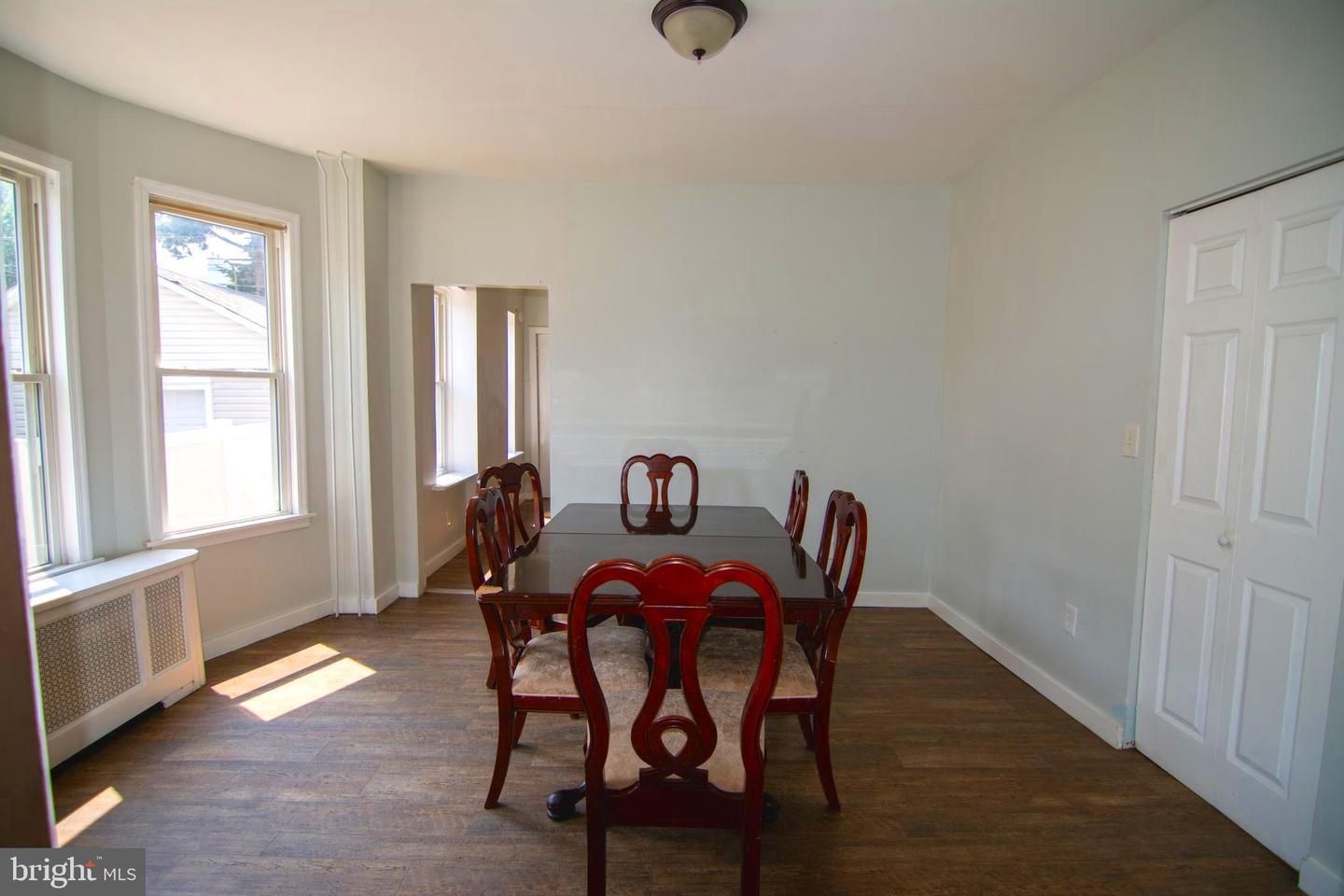 219 Park Ln Property Photo 4