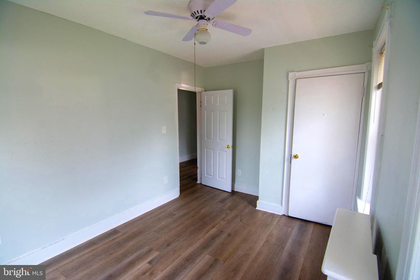 219 Park Ln Property Photo 9