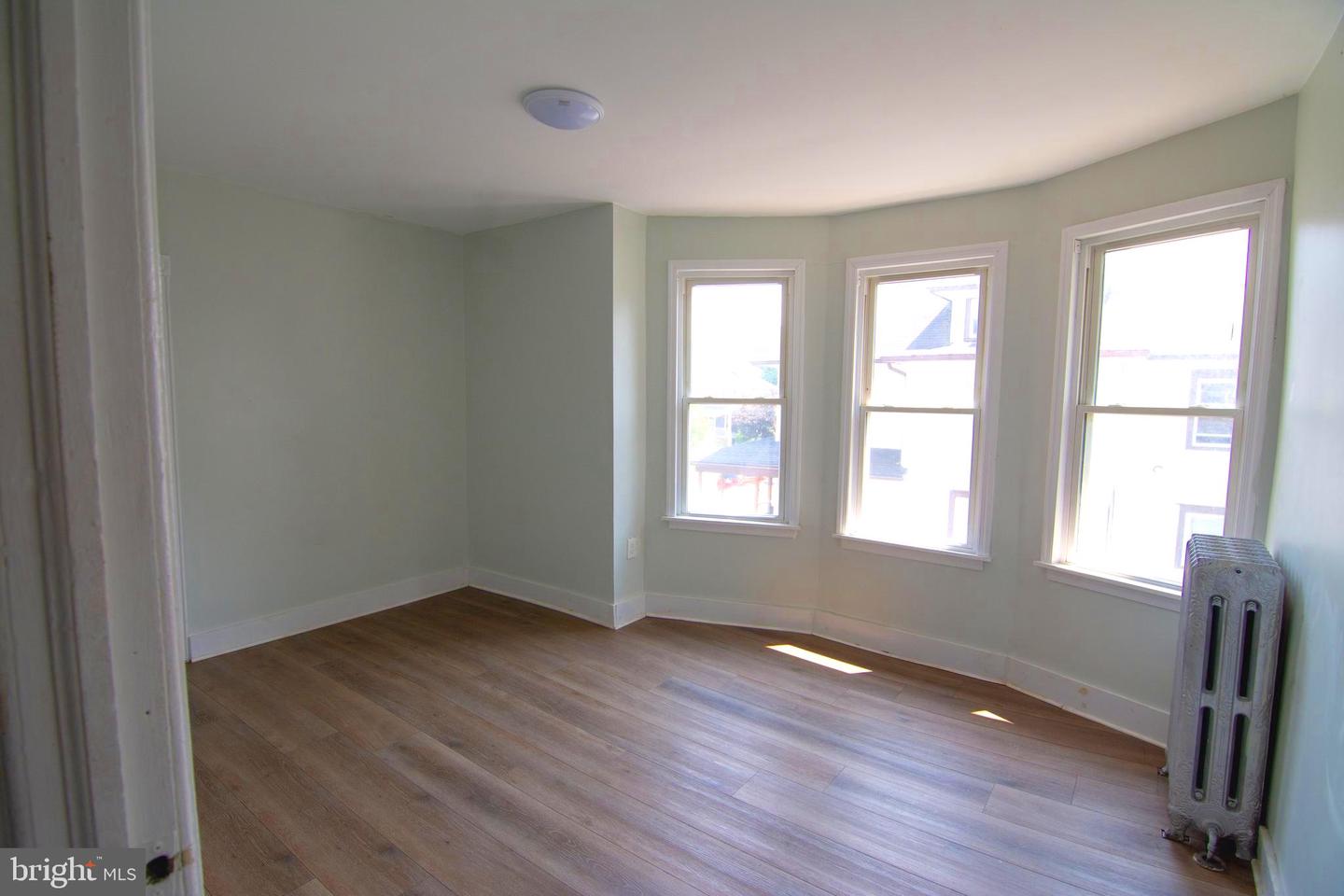 219 Park Ln Property Photo 10