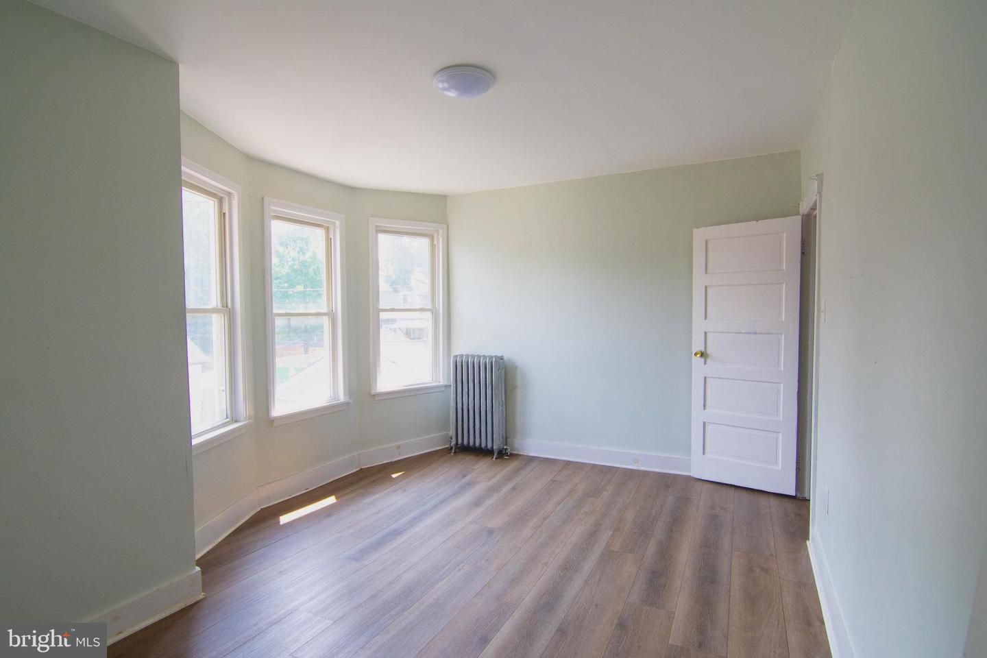 219 Park Ln Property Photo 12