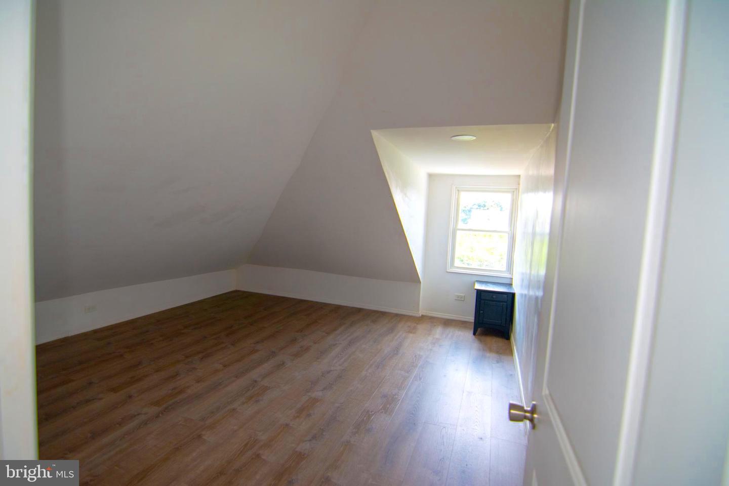 219 Park Ln Property Photo 18