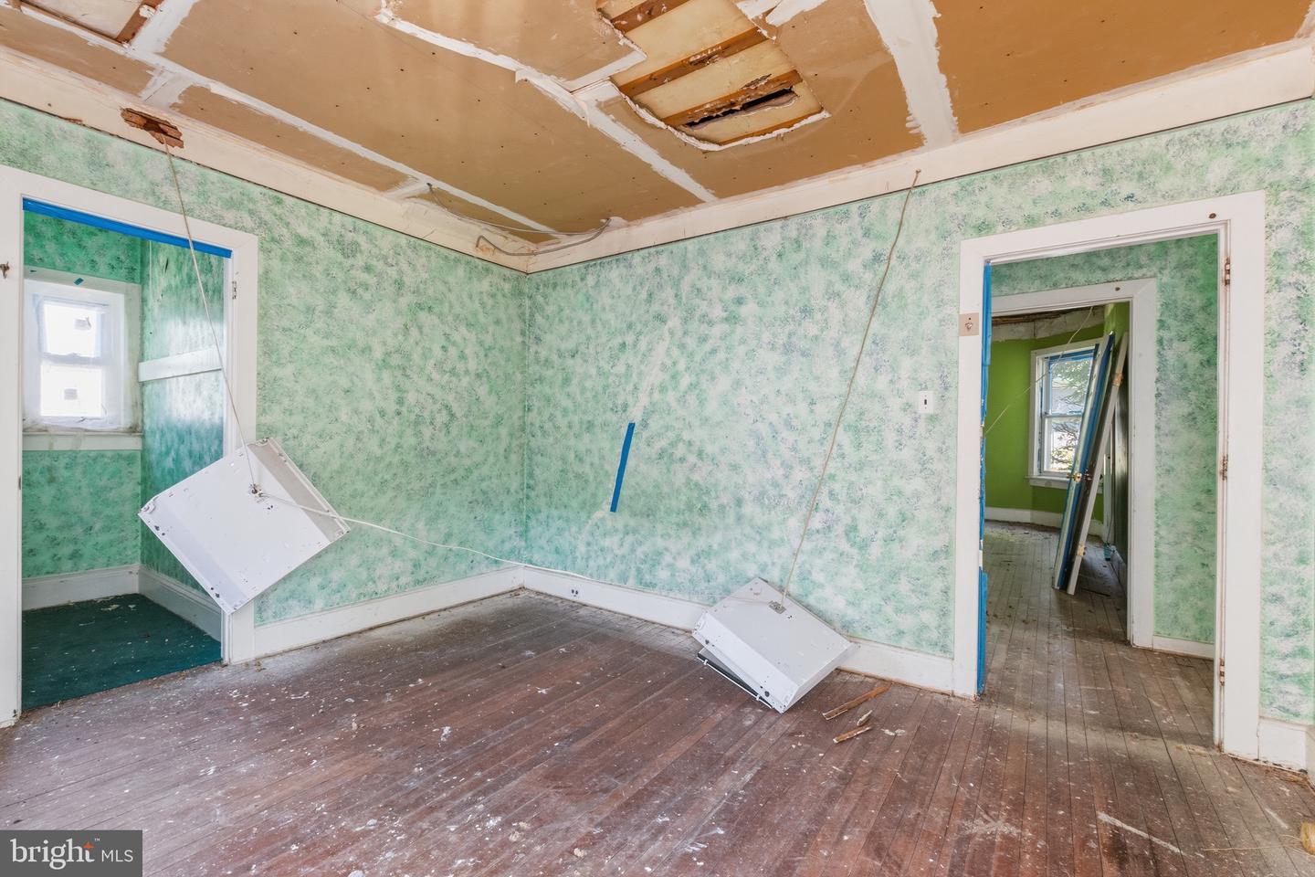 908 W State St Property Photo 21