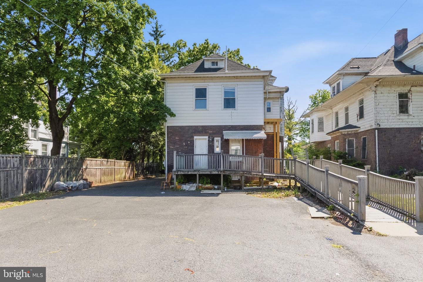 908 W State St Property Photo 30