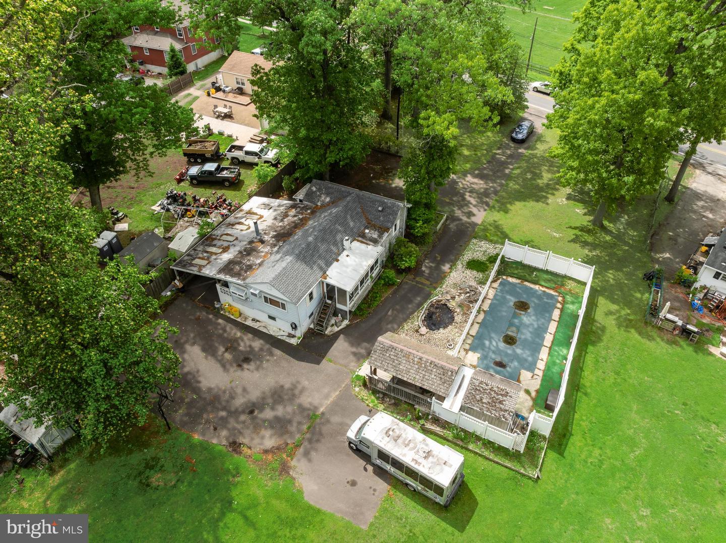 513 Eggerts Crossing Rd Property Photo 1