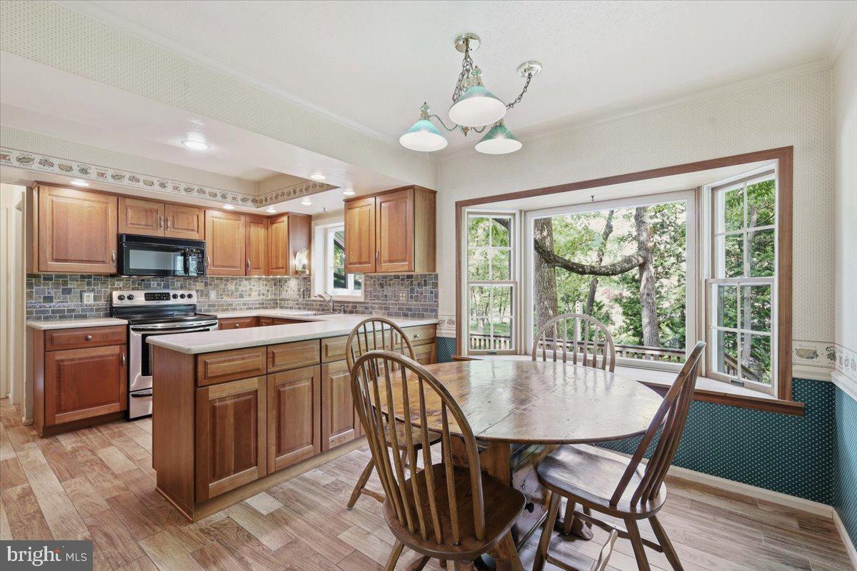 28 Forest Lane Property Photo 11