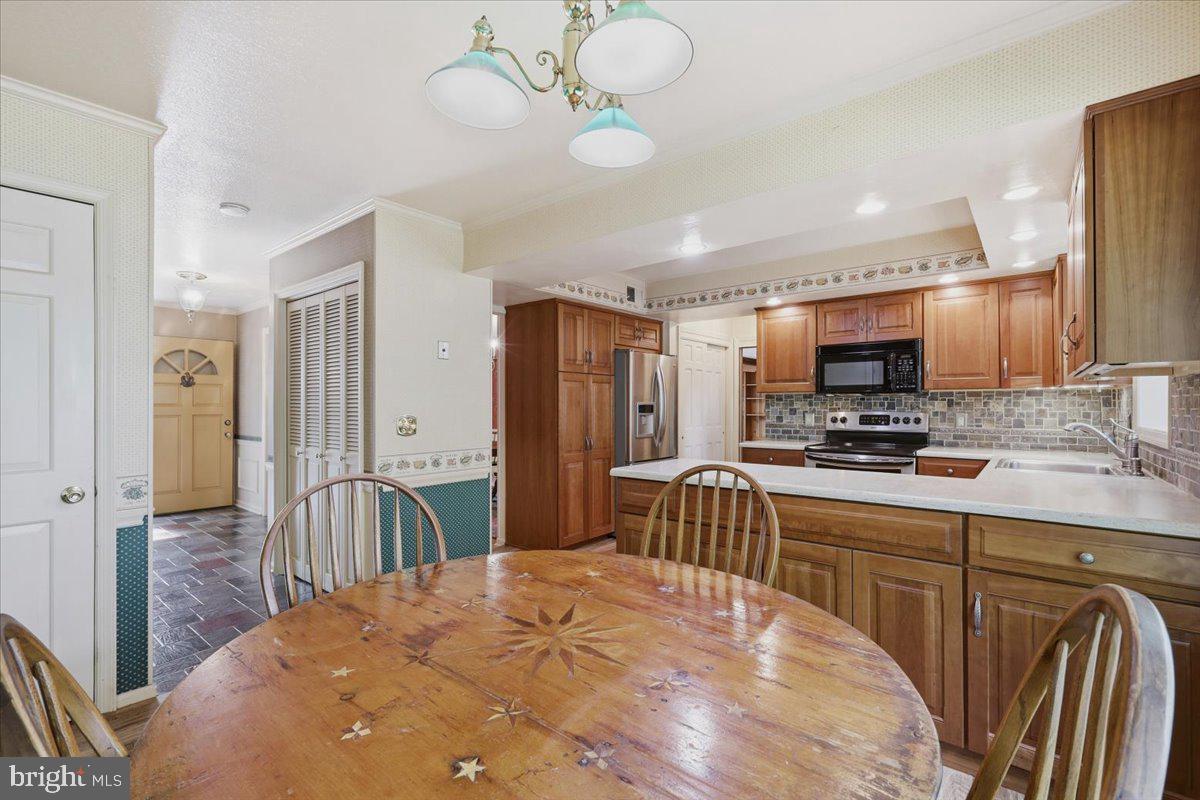 28 Forest Lane Property Photo 16
