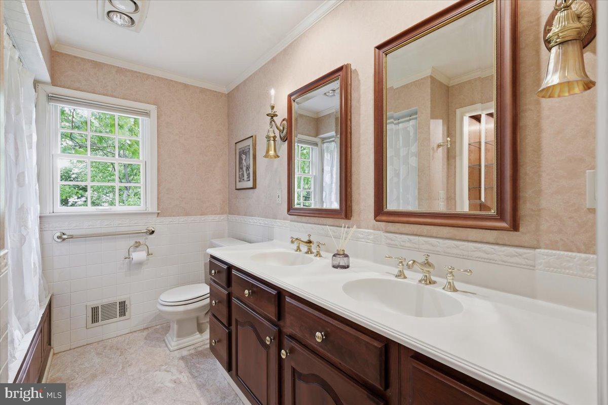 28 Forest Lane Property Photo 36