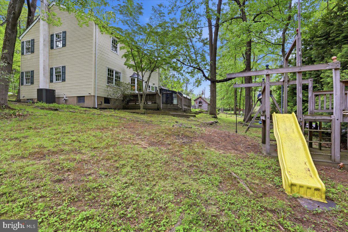 28 Forest Lane Property Photo 42