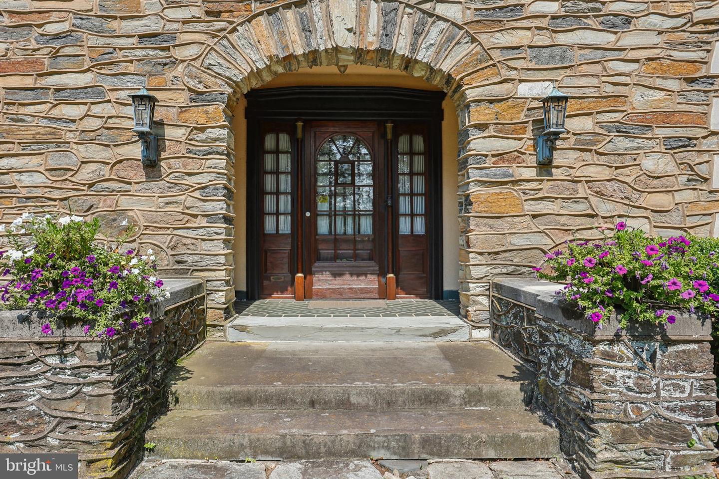3 Belmont Cir Property Photo 5