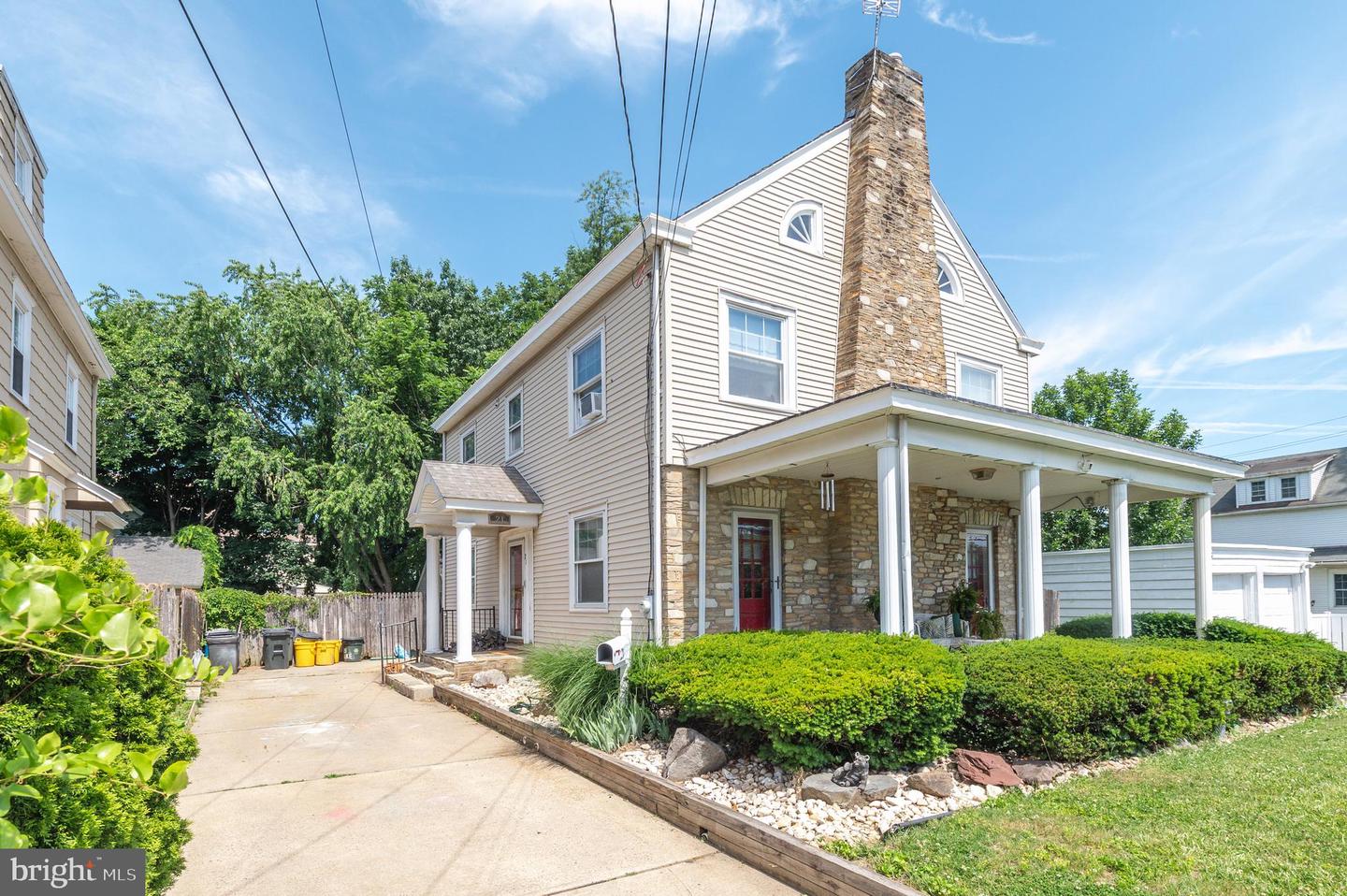 21 Lake Ave Property Photo 1