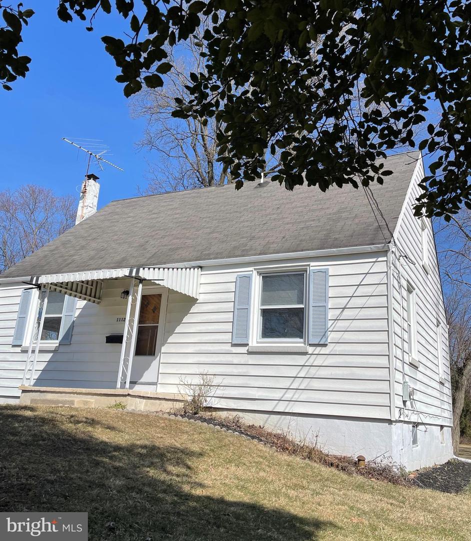 1112 PARKWAY AVE Property Photo 1