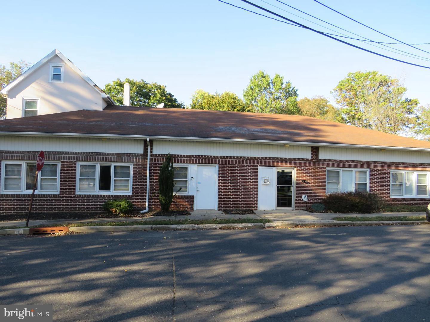 152 ALTAMAWR AVE Property Photo 1