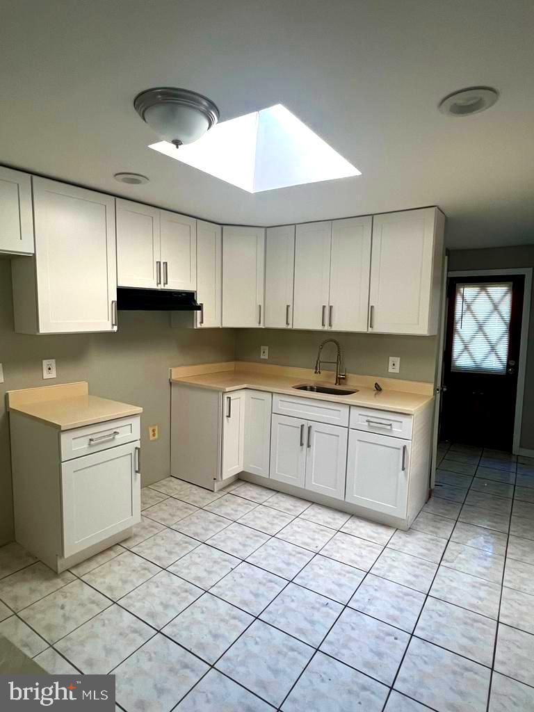 11 Race St Property Photo 3