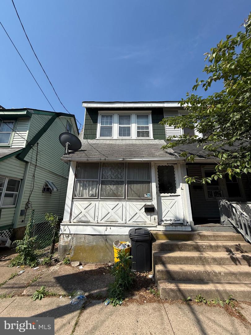 297 S Logan Ave Property Photo 1