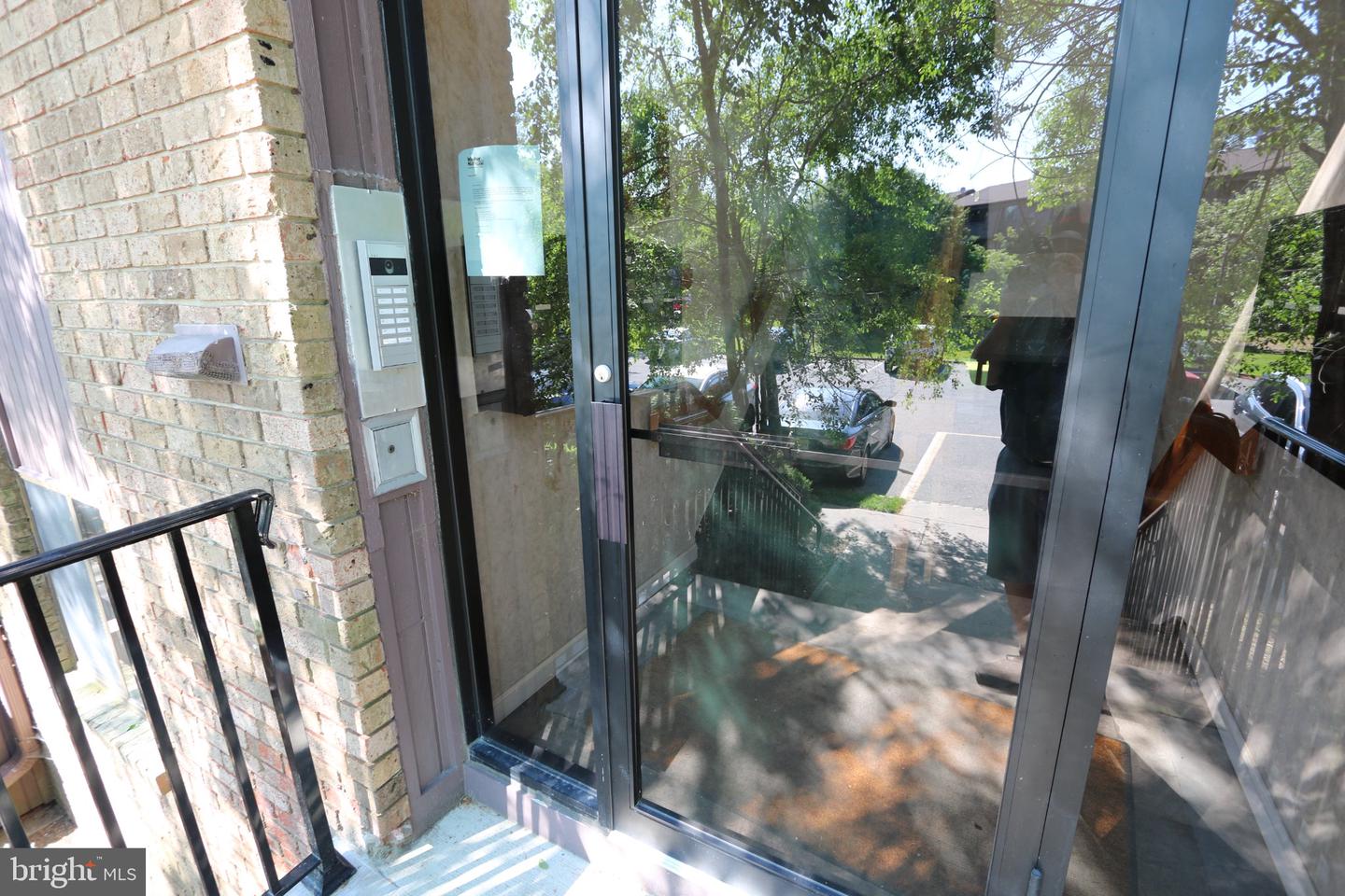 121 Wood Mill Rd Property Photo 3