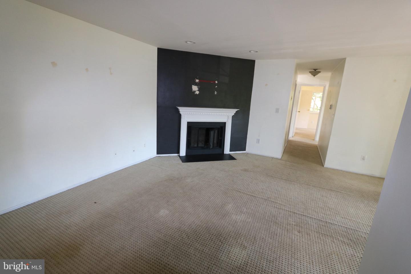 121 Wood Mill Rd Property Photo 7