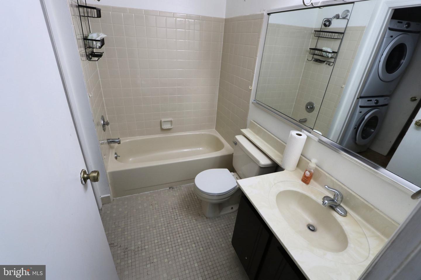 121 Wood Mill Rd Property Photo 16