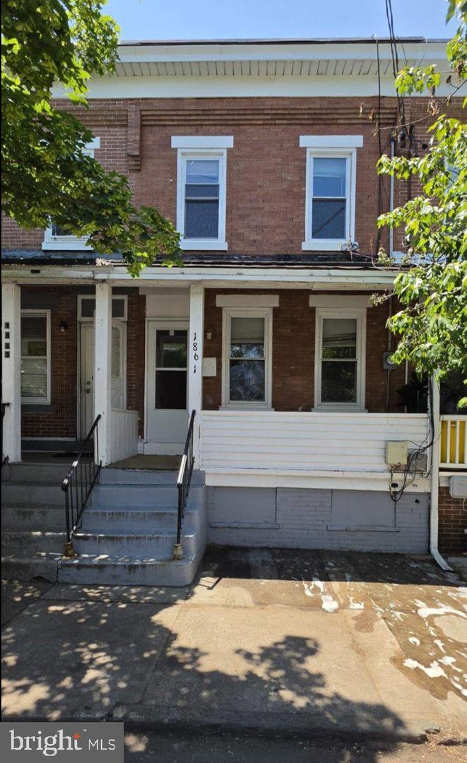 1861 CHESTNUT AVE Property Photo 1