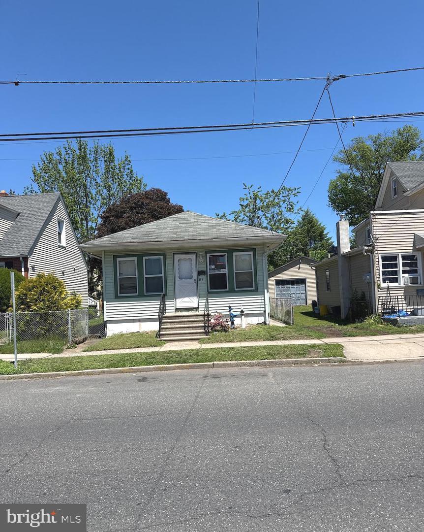 434 SCHILLER AVE Property Photo 1