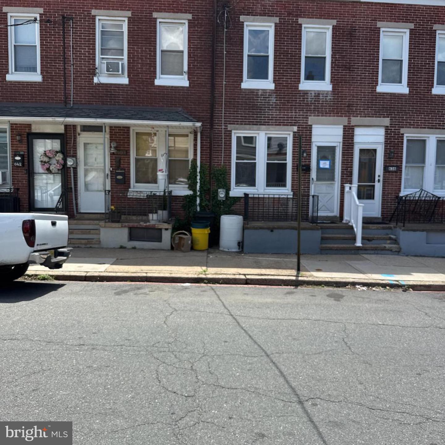 638 Ohio Ave Property Photo 1
