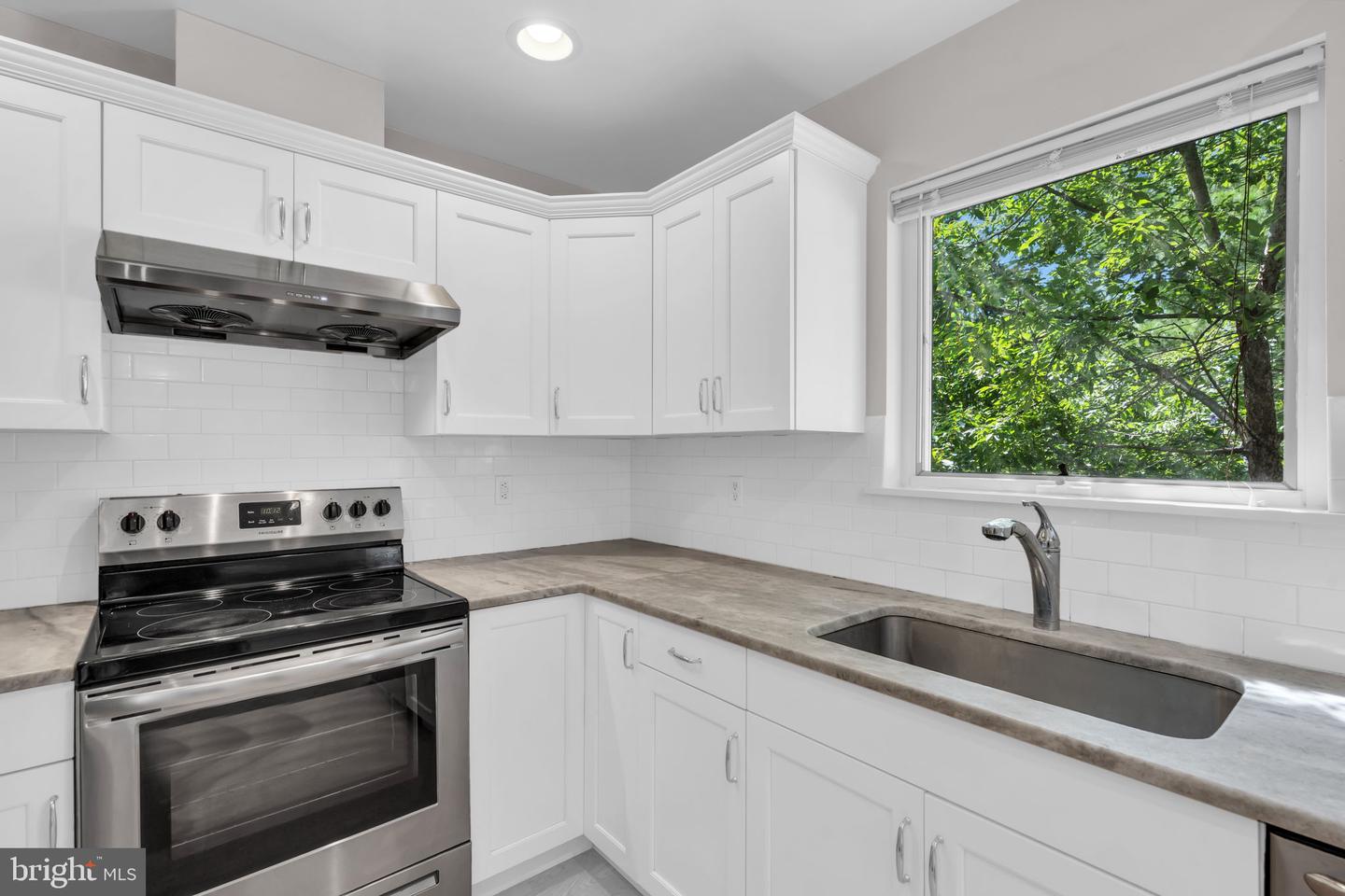 93 William Patterson Ct Property Photo 10