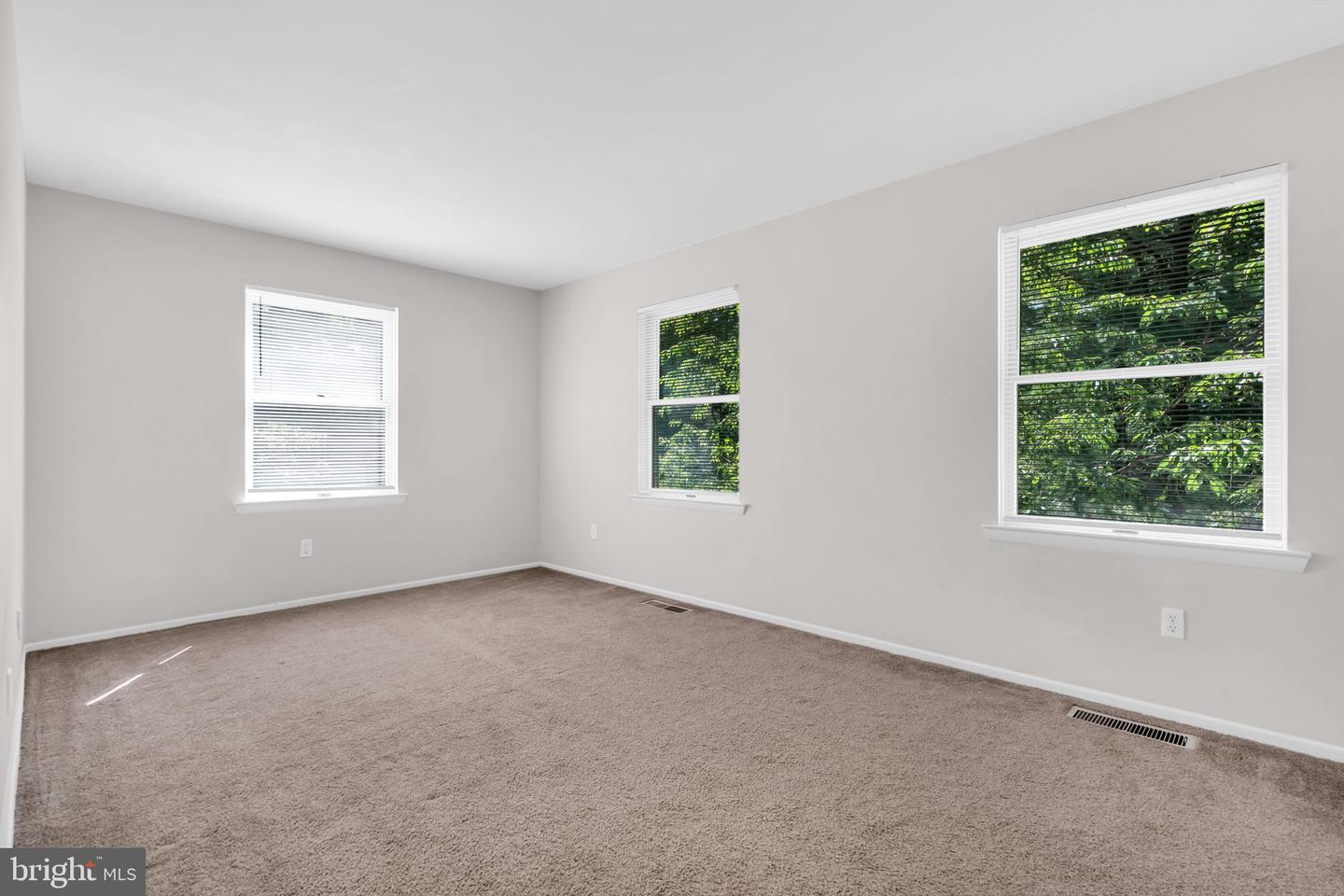 93 William Patterson Ct Property Photo 18
