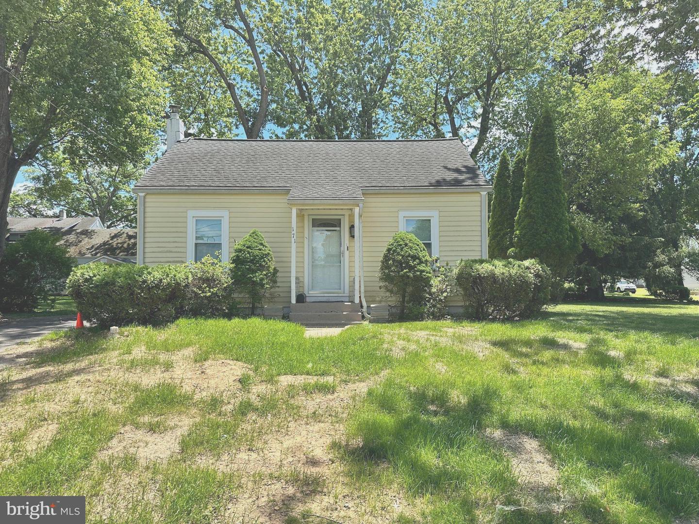 171 Claflin Ave Property Photo 1