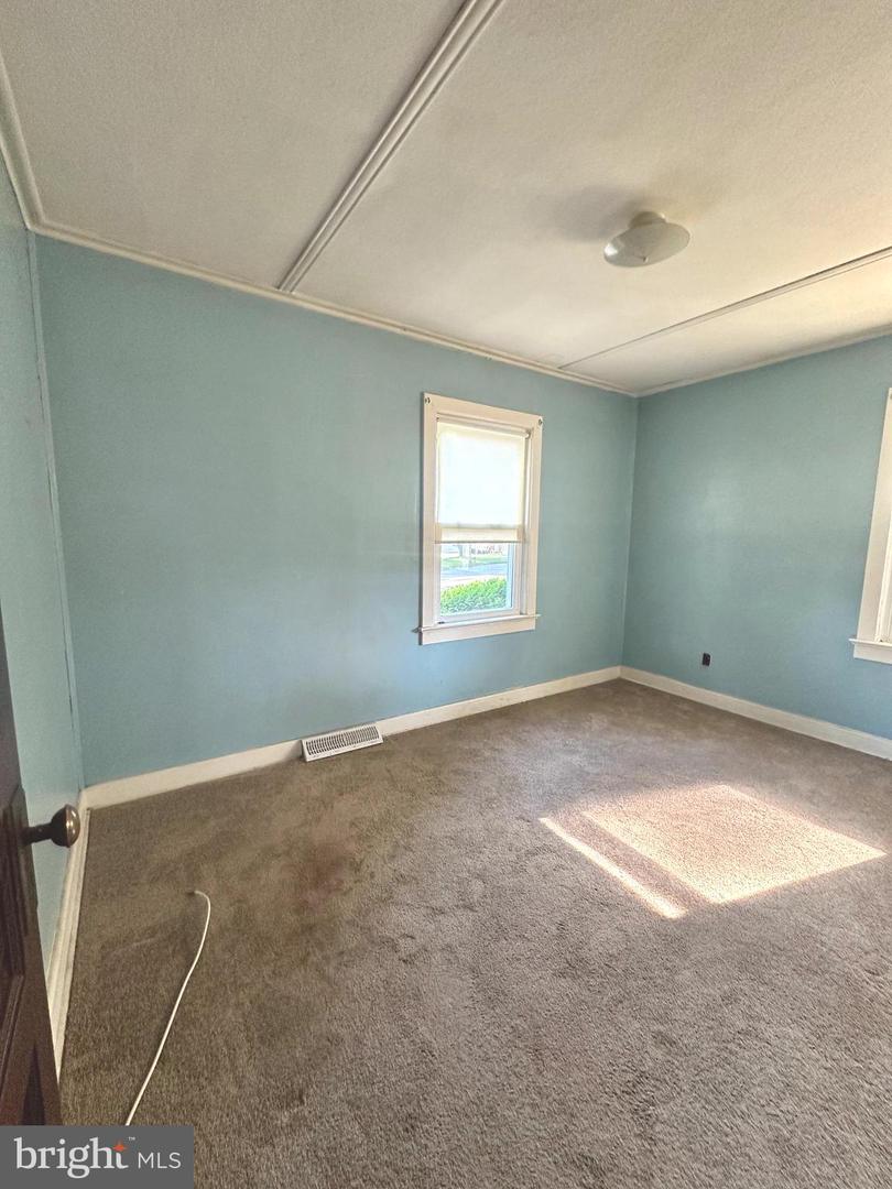 171 Claflin Ave Property Photo 8