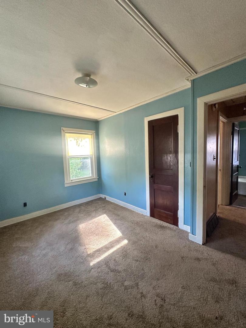 171 Claflin Ave Property Photo 9