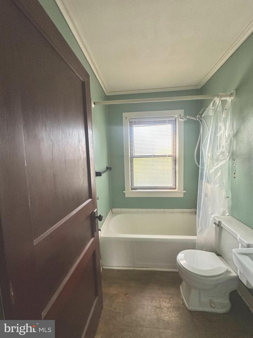 171 Claflin Ave Property Photo 10