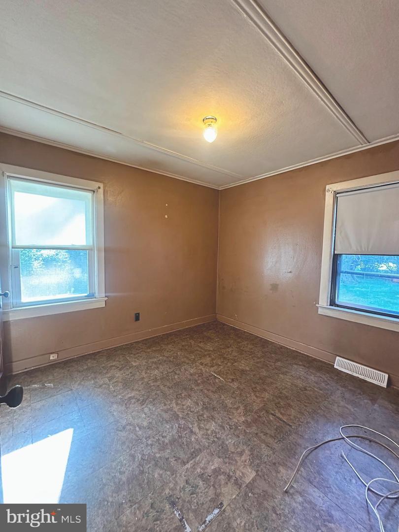 171 Claflin Ave Property Photo 11