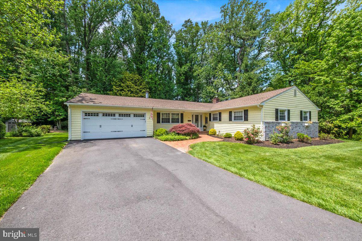 40 Pine Knoll Dr Property Photo 1