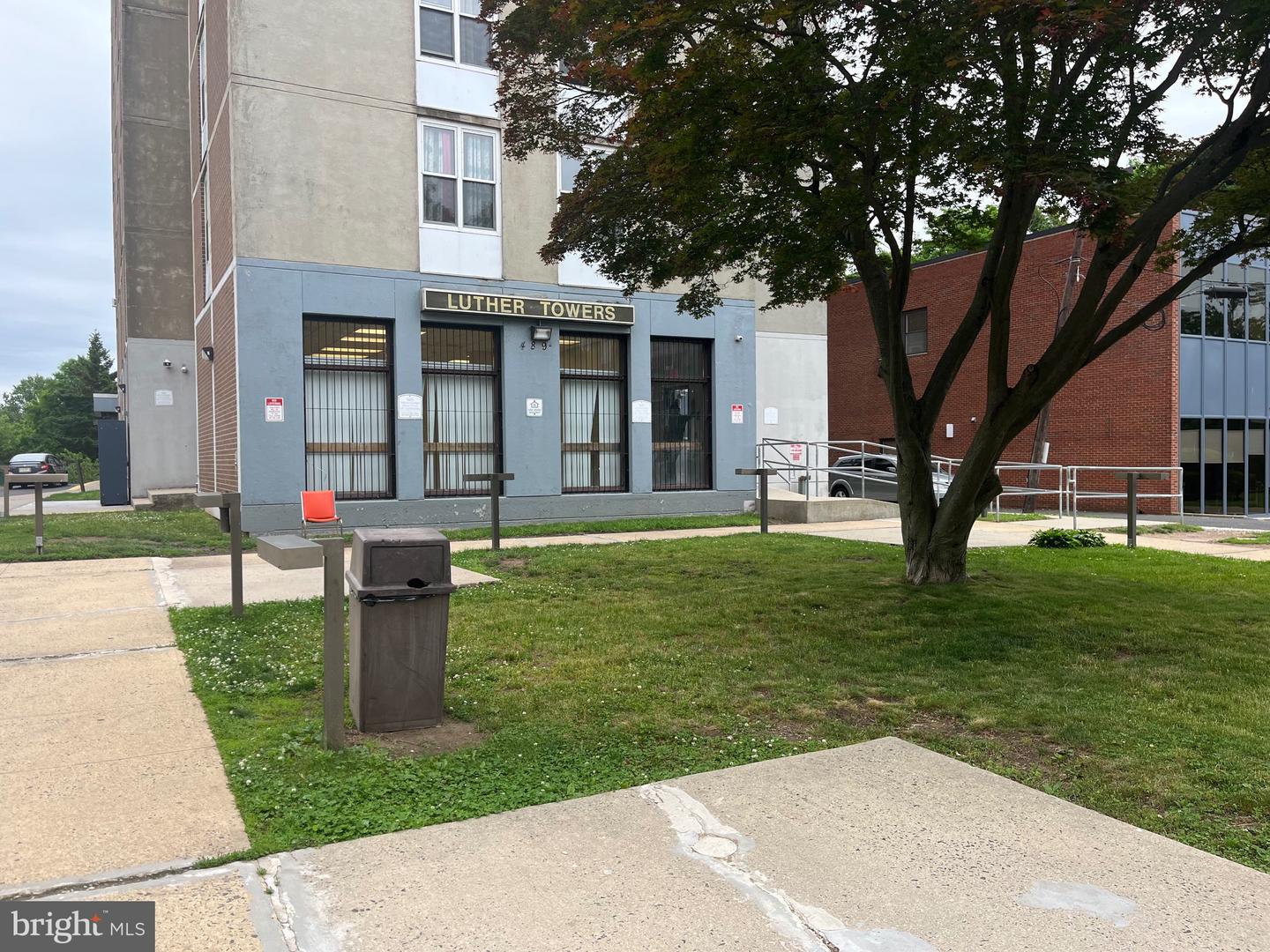 487-489 W State St #1-60 Property Photo 2