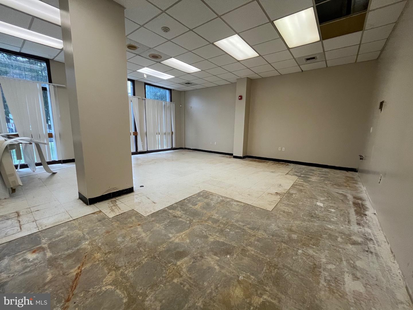 487-489 W State St #1-60 Property Photo 7